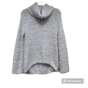 a.n.a  A New Approach Fuzzy Blue Crowl Neck Pullover Sweater size: M